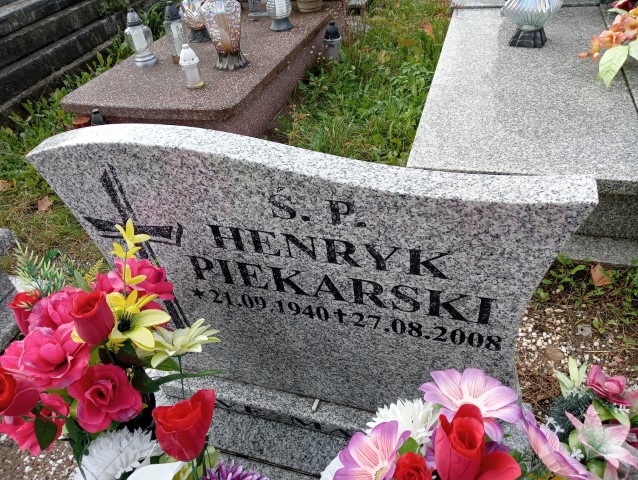 Henryk Piekarski 1940 Wałbrzych - Grobonet - Wyszukiwarka osób pochowanych