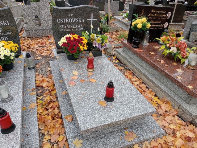 Grób Halina Ostrowska