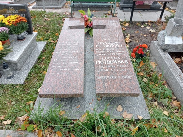 Lucyna Piotrowska Wałbrzych - Grobonet - Wyszukiwarka osób pochowanych