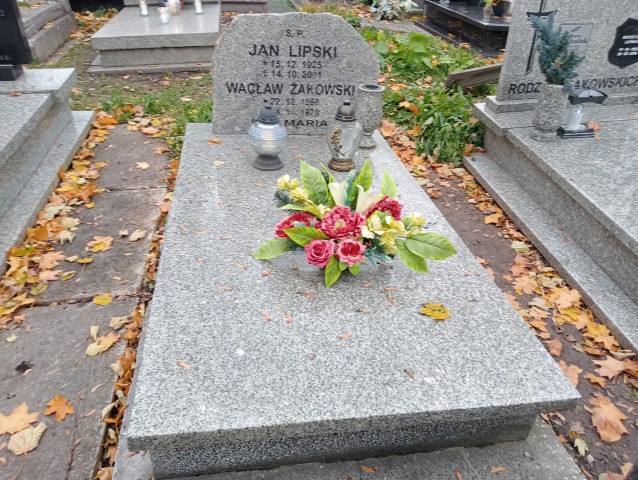 Grób Wacław Żakowski