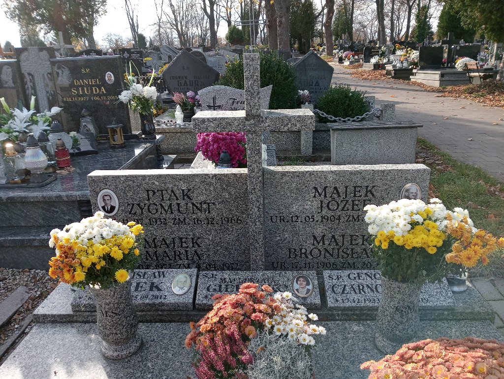 Maria Majek 1972 Wałbrzych - Grobonet - Wyszukiwarka osób pochowanych