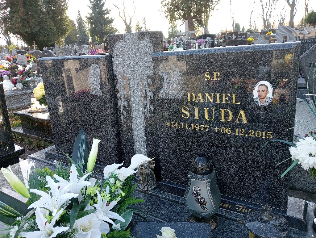 Daniel Siuda 1977 Wałbrzych - Grobonet - Wyszukiwarka osób pochowanych